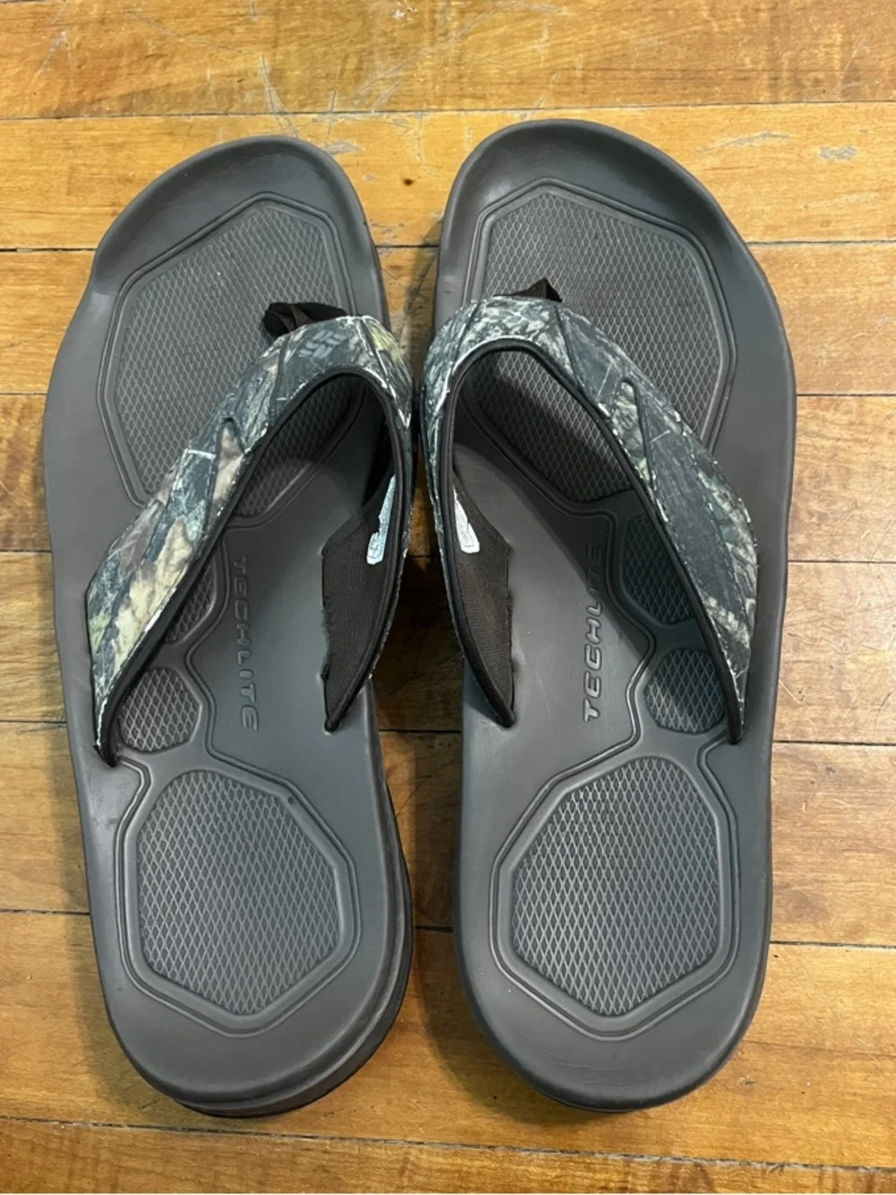 Columbia Black Flip Flop Sandals with Logoed Soles